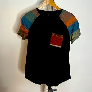 Shein Small block and multicolored T-shirt with pocket size small US four